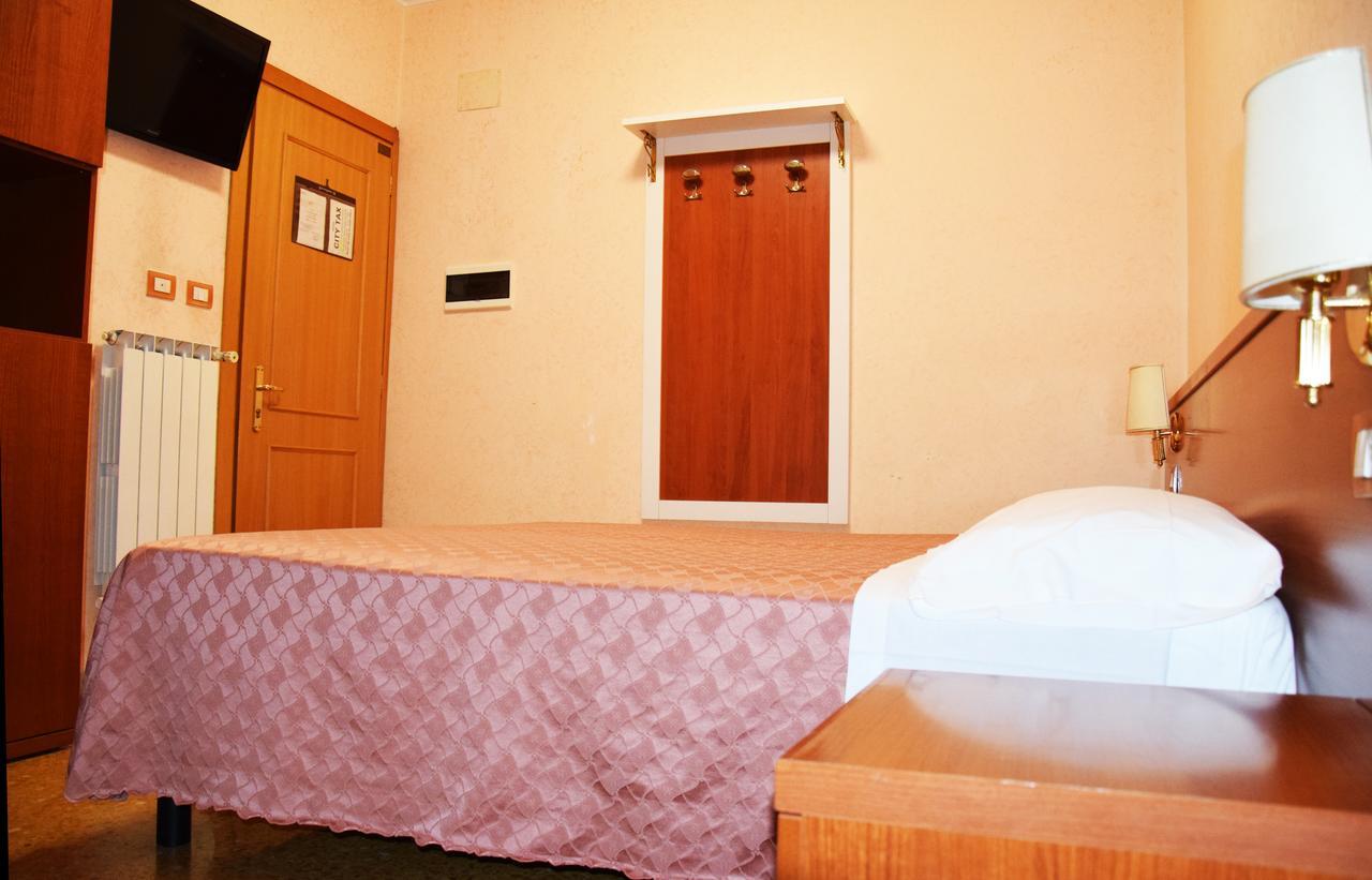 רומא Hotel Bruna מראה חיצוני תמונה